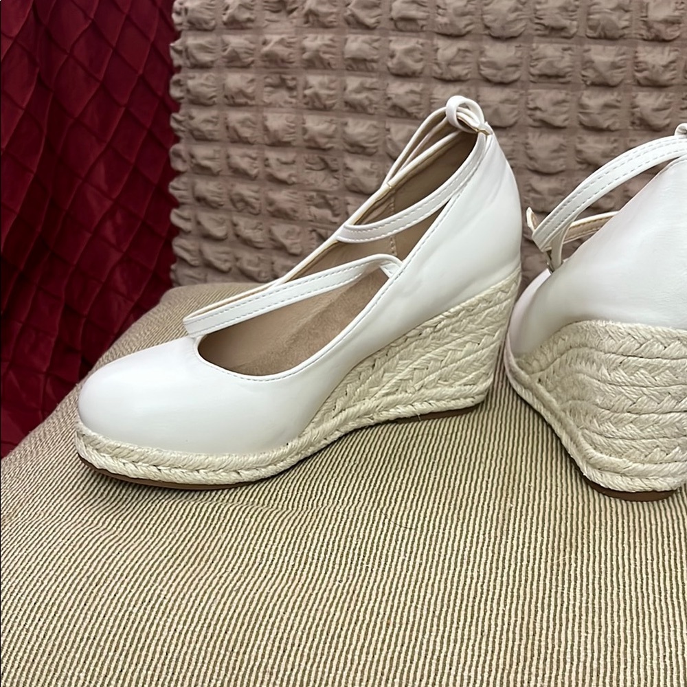 Women's White Espadrille Wedges.NWT - Picture 2 of 9